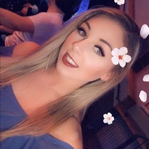 Meet your Posher, Laci